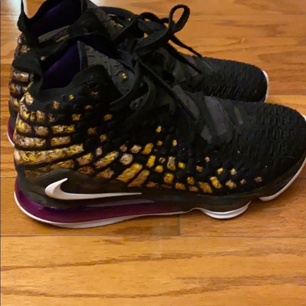 LeBron 17